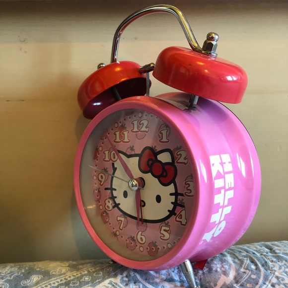 Hello kitty clock (HOST PICK) - Picture 2 of 9